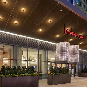 Hampton By Hilton Times Square מלון