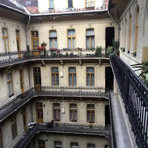Klauzal Hostel