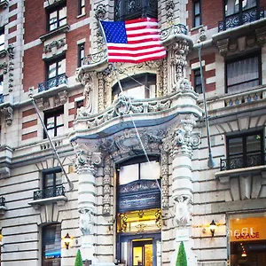 The At Fifth Avenue ニューヨーク